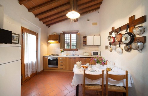 Scandicci Apartment | Nice apartment for 4 people with WIFI, pool and TV, close to Florence