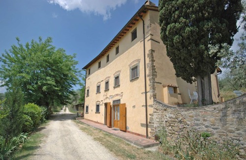 Scandicci Apartment | Nice apartment for 4 people with WIFI, pool and TV, close to Florence