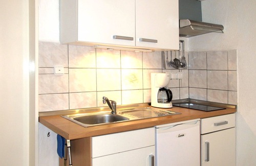 Cuxhaven Apartment | Nice apartment for 5 guests with WIFI, TV, terrace, pets allowed and parking