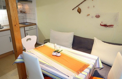 Cuxhaven Apartment | Nice apartment for 5 guests with WIFI, TV, terrace, pets allowed and parking