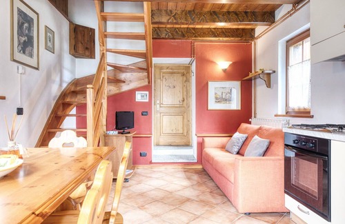 Macugnaga Apartment | Nice apartment for 5 guests with TV, balcony, pets allowed and panoramic view