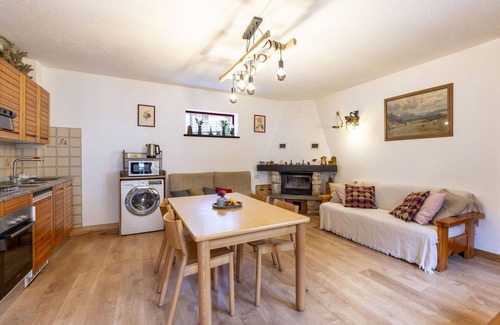 Isola Apartment | Nice apartment for 5 guests with WIFI, TV, terrace, pets allowed and parking