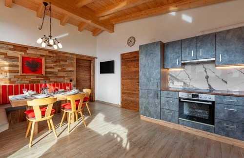 Fuegenberg Apartment | Nice apartment for 6 guests with WIFI, TV, patio, pets allowed and parking