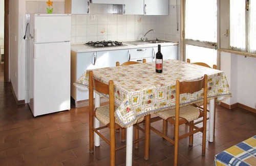 Marina di Cecina Apartment | Nice apartment for 6 guests with A/C, pool, WIFI, TV, patio and pets allowed