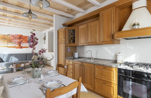 Erli Apartment | Nice apartment for 6 guests with WIFI, TV, terrace, pets allowed and parking