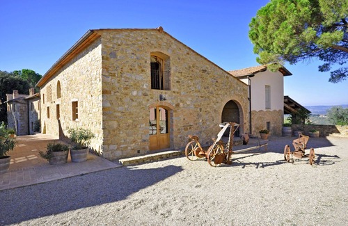 Poggibonsi Apartment | Nice apartment for 6 guests with A/C, pool, WIFI, TV and panoramic view, close to San Gimignano