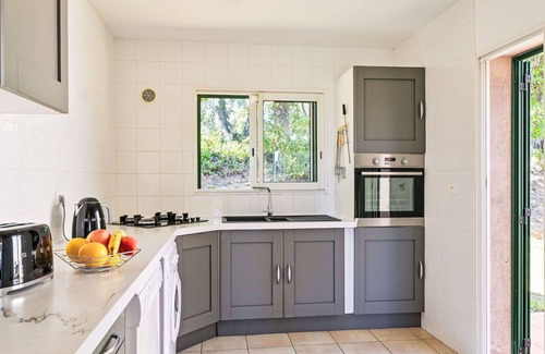 Cervione Apartment | Nice apartment for 6 people with WIFI, A/C, TV, terrace, pets allowed and panoramic view