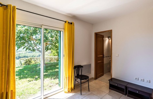 Cervione Apartment | Nice apartment for 6 people with WIFI, A/C, TV, terrace, pets allowed and panoramic view