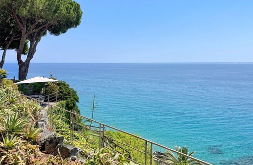 Varazze Apartment | Nice apartment for 6 people with WIFI, A/C, TV and patio