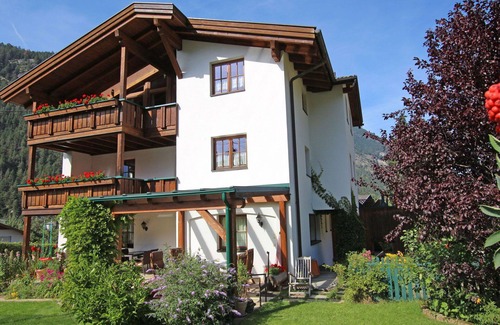 Pfunds Apartment | Nice apartment for 6 people with WIFI, TV, terrace and parking