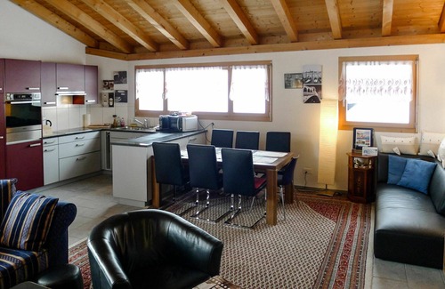Zillis Apartment | Nice apartment for 7 people with WIFI, TV, balcony and panoramic view