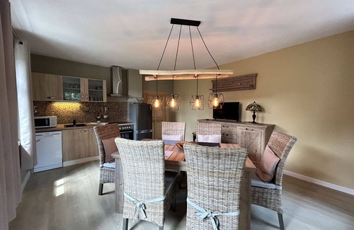 Grossschoenau Apartment | Nice apartment for 7 people with WIFI, hot tub, TV, patio, pets allowed and parking