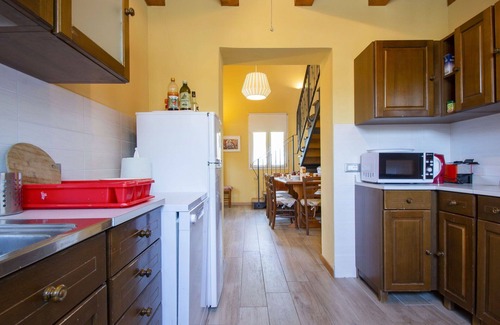 Marliana Apartment | Nice apartment for 8 people with WIFI, pool, TV, terrace and pets allowed