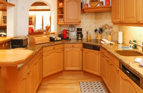Saanen Apartment | Nice apartment for 8 people with WIFI, TV and terrace