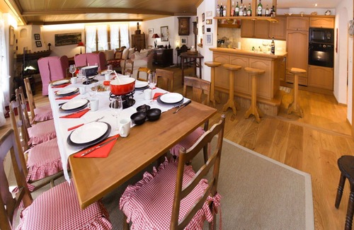 Saanen Apartment | Nice apartment for 8 people with WIFI, TV and terrace