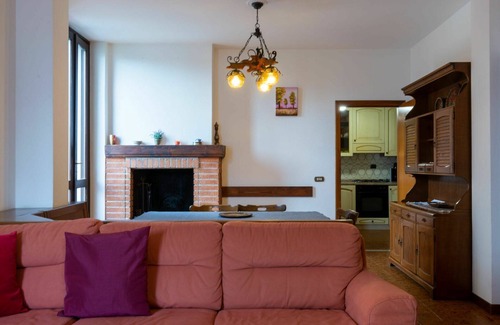 Aurogna Apartment | Nice apartment for 9 people with WIFI, hot tub, TV, patio and pets allowed