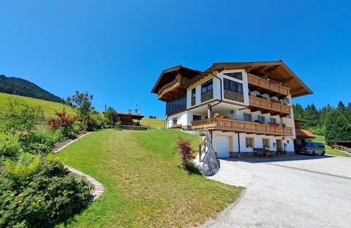 Wildschoenau Apartment | Nice apartment for 4 guests with WIFI, TV, balcony and parking