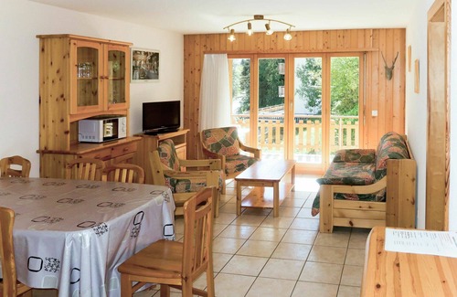 Granges Apartment | Nice apartment for 8 people with WIFI, TV, balcony, pets allowed and panoramic view