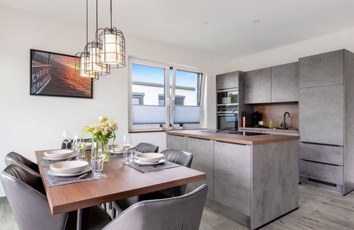 Butjadingen Apartment | Nice apartment for 11 people with WIFI, TV, terrace and parking