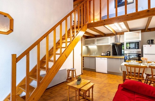 Les Mathes Apartment | Nice apartment for 4 guests with WIFI, TV, terrace and pets allowed