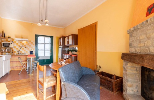Cortemilia Apartment | Nice apartment for 6 people with WIFI, pool, TV, terrace and pets allowed