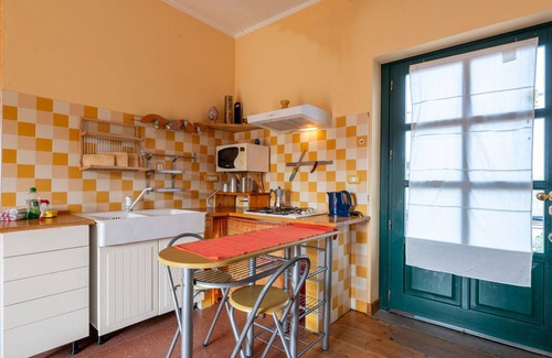 Cortemilia Apartment | Nice apartment for 6 people with WIFI, pool, TV, terrace and pets allowed