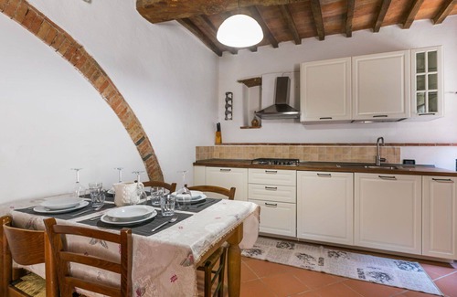 San Macario In Monte Villa | Nice apartment in villa for 4 guests with WIFI, pool, TV, patio and pets allowed