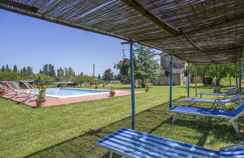 Monteriggioni Villa | Nice apartment in villa for 5 people with WIFI, pool, TV, patio and pets allowed