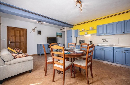 Katun Apartment | Nice apartment in Baderna with kitchen