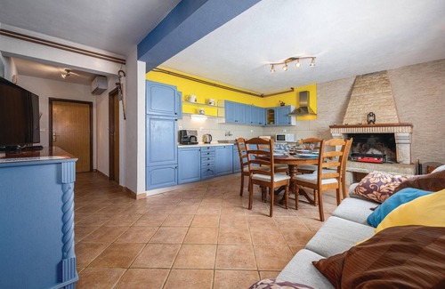 Katun Apartment | Nice apartment in Baderna with kitchen