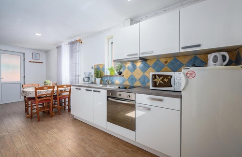 Porec Apartment | Nice apartment in Baderna
