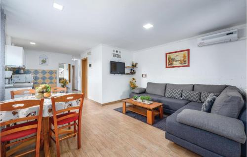Porec Apartment | Nice Apartment In Baderna