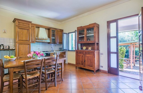 San Miniato Villa | Nice apartment in villa for 4 people with pool, TV, patio, pets allowed and parking