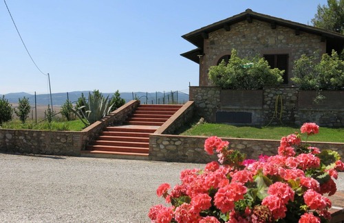 Terricciola House | Nice apartment in villa for 4 people with WIFI, pool, terrace and pets allowed