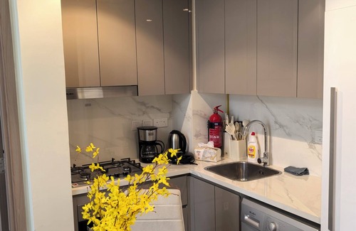 Dubai Apartment | Nice apartment in phenomenal Dubai with fitness room, AC