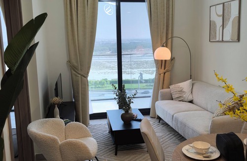 Dubai Apartment | Nice apartment in phenomenal Dubai with fitness room, AC