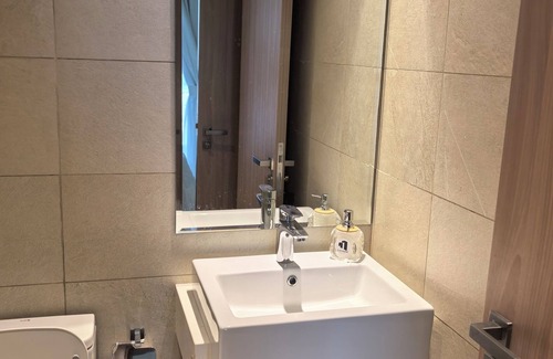 Dubai Apartment | Nice apartment in phenomenal Dubai with fitness room, AC
