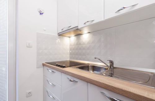 Rukavac Apartment | Nice apartment in Rukavac with WiFi