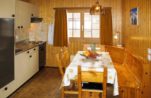 Saas-Balen House | Nice apartment in villa for 6 people with WIFI, TV, patio and pets allowed