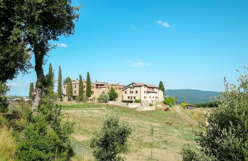 Santo Villa | Nice apartment in villa for 4 people with pool, patio, pets allowed, panoramic view and parking