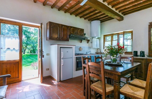 Sasso dʼOmbrone Villa | Nice apartment in villa for 6 guests with WIFI, A/C, pool, patio and parking