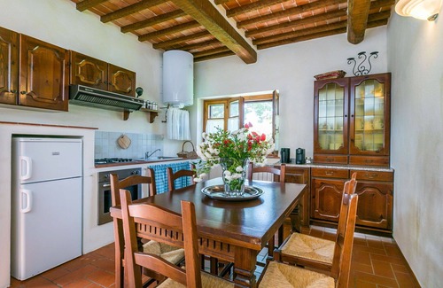 Sasso dʼOmbrone Villa | Nice apartment in villa for 6 guests with WIFI, A/C, pool, patio and parking