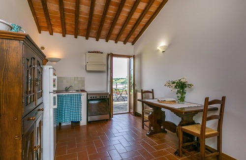 Cinigiano Villa | Nice apartment in villa for 2 guests with WIFI, A/C, pool, patio, panoramic view and parking