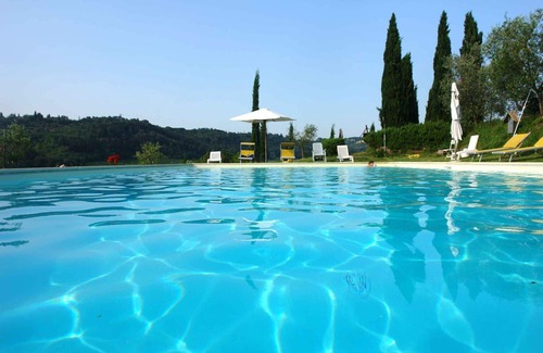 Poggibonsi Villa | Nice apartment in villa with pool, WIFI, TV, patio and panoramic view, close to San Gimignano