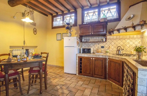 Poggiarello Villa | Nice apartment in villa with WIFI, pool, TV, terrace and pets allowed, close to San Gimignano