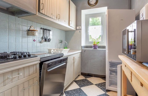 Menerbes House | Nice apartment in villa for 4 guests with WIFI, TV and patio