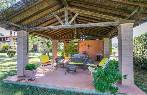 Suvereto Villa | Nice apartment in villa for 3 guests with pool, A/C, WIFI, TV and terrace