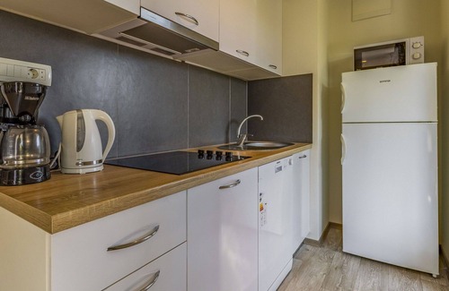 Vinkuran House | Nice apartment in villa with pool, A/C, WIFI, TV, terrace, pets allowed and parking