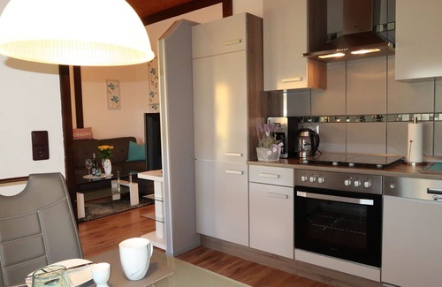 Machtlos House | Nice apartment in villa for 2 guests with pool, TV, terrace and pets allowed