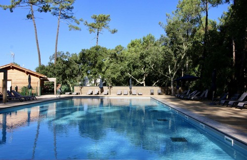 Ondres House | Nice apartment in villa for 4 guests with WIFI, A/C, pool, TV, terrace and pets allowed